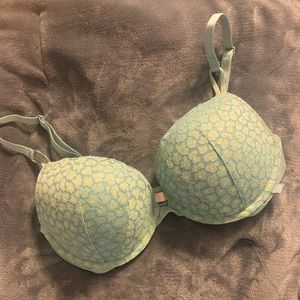 Victoria’s Secret push up bra